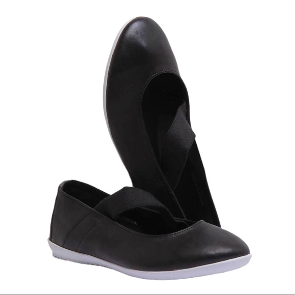 NIB Softinos by Fly London Soft Toe Cap Leather Shoes in Black - Picture 6 of 7